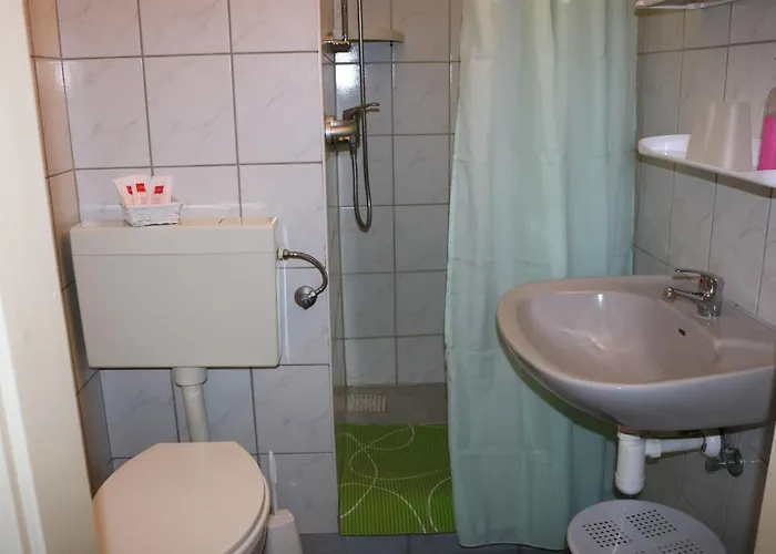 Waldhotel Alte Hölle 2*